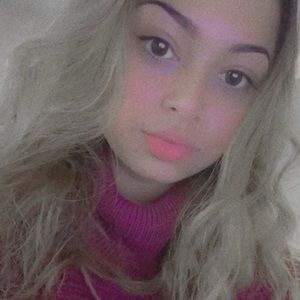 Meet your Posher, Estefani